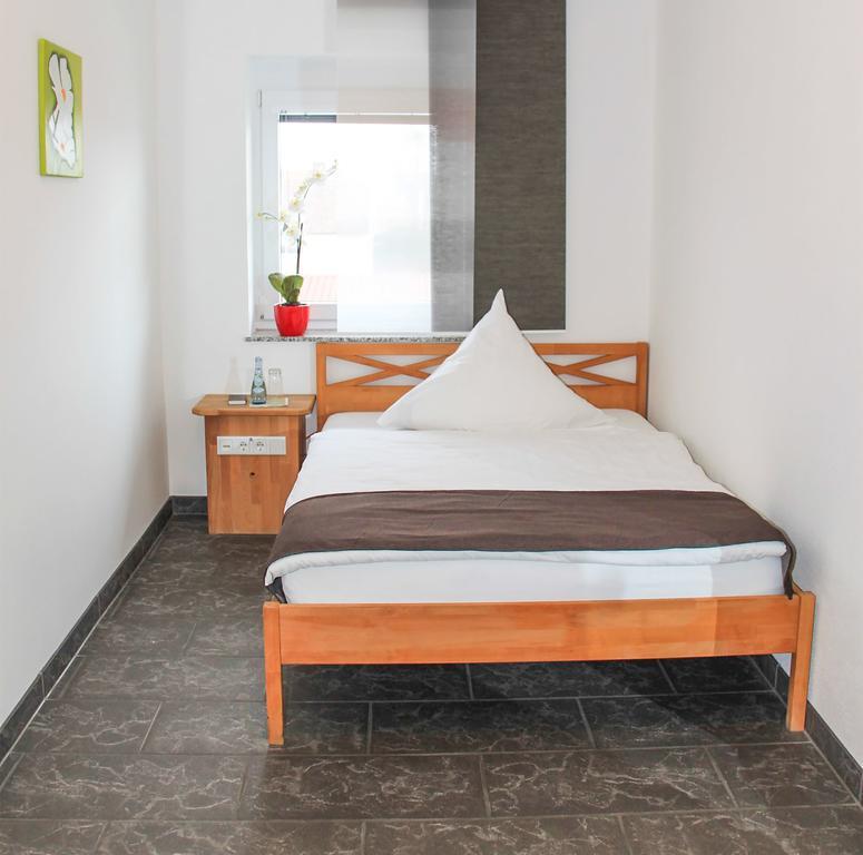 Inwest Hotel Garni Crailsheim Pokoj fotografie